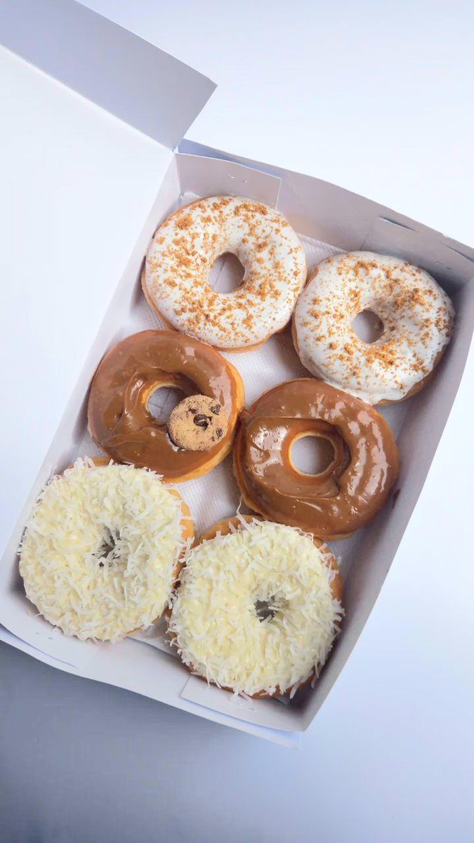 hadyxarh's tweet photo. Introducing to you Scrumptious doughnuts

Location Abuja
  
    Price list
 box of 3 2500 
 box of 4 3400
 box of 6 5000
 Alphabet doughnuts 650
 
kindly retweet https://t.co/xQrTwJ6Wdp