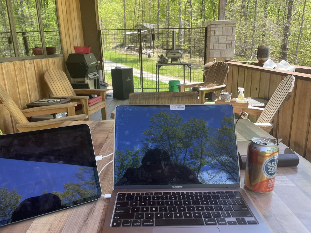 Therealpbennett's tweet photo. Outside office day. @Cubs on the radio. Post #INLEGIS life. https://t.co/oh1s5VcXw8