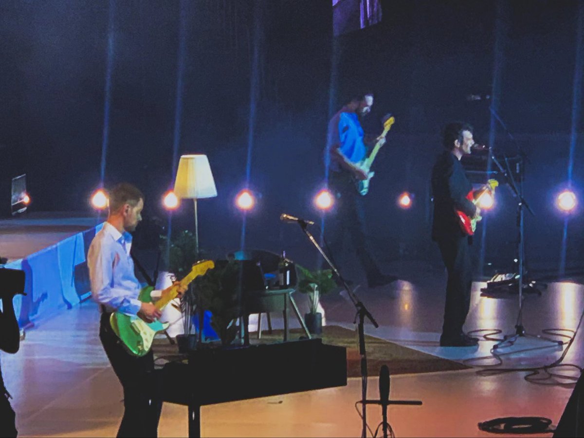 leora_anne's tweet photo. #The1975 #AtTheirBest 🖤🤍🌈🥰😍
What a good way to unwind this week 🩷
The 1975 never fails to put up a great show 🌈🖐🏻
Matty, Adam, George and Ross are the coolest guys ever 🫶🏻
I'll always be a fan 🥰🥳😚.. can't wait for the next album!! https://t.co/RCRTVoiZxh