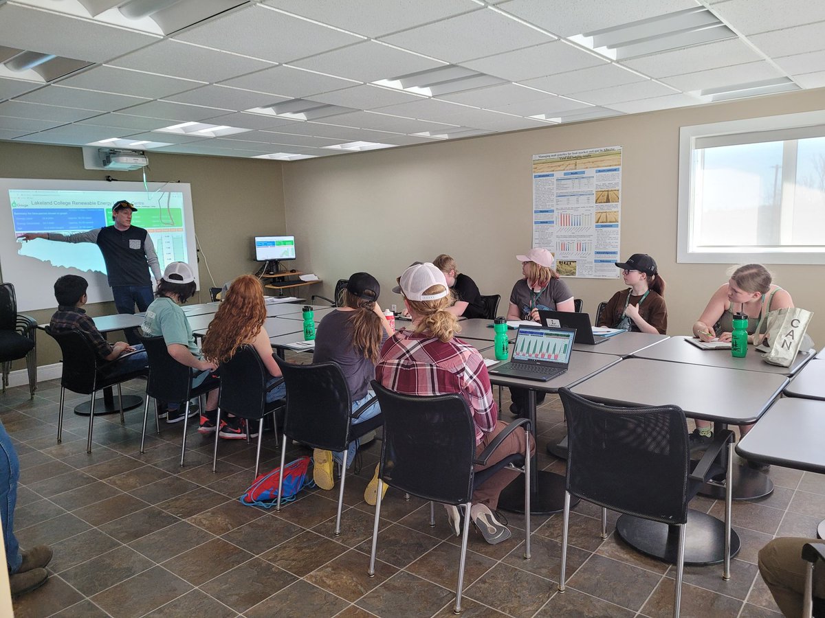 Hanging out in the Renewable Energy Learning Centre with @EnvirothonAB #solar #geothermal #wind #currentissue #climatechange 

Thanks @LakelandCollege!!!

@insideeducation #highschool  #LakelandxEnvirothon