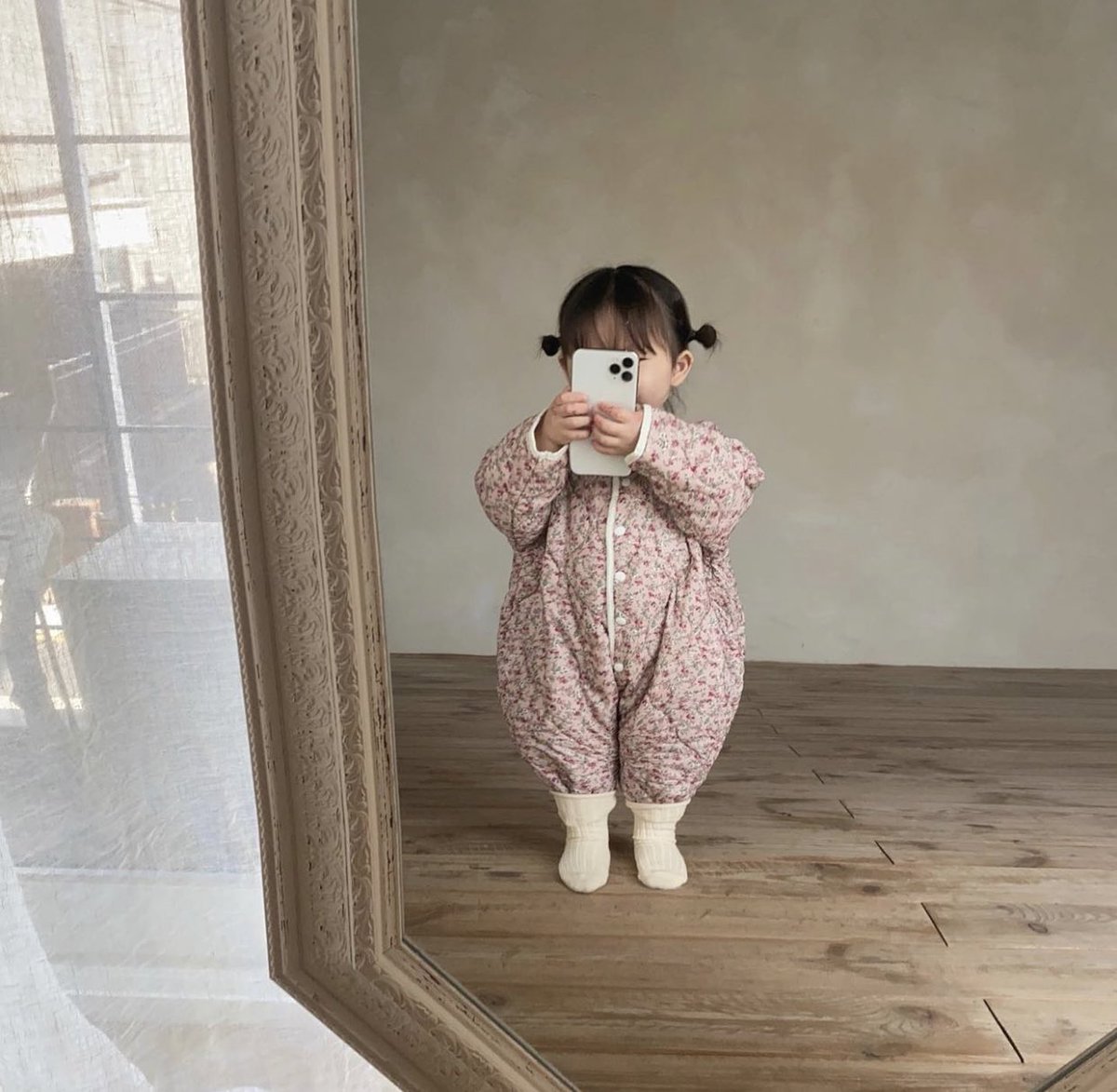 GossipRoomOff's tweet photo. Les selfies miroir les plus mignons que vous verrez aujourd’hui ! 🥹🪞

📸: 2ah_in (IG) https://t.co/nvDG1qJrhr