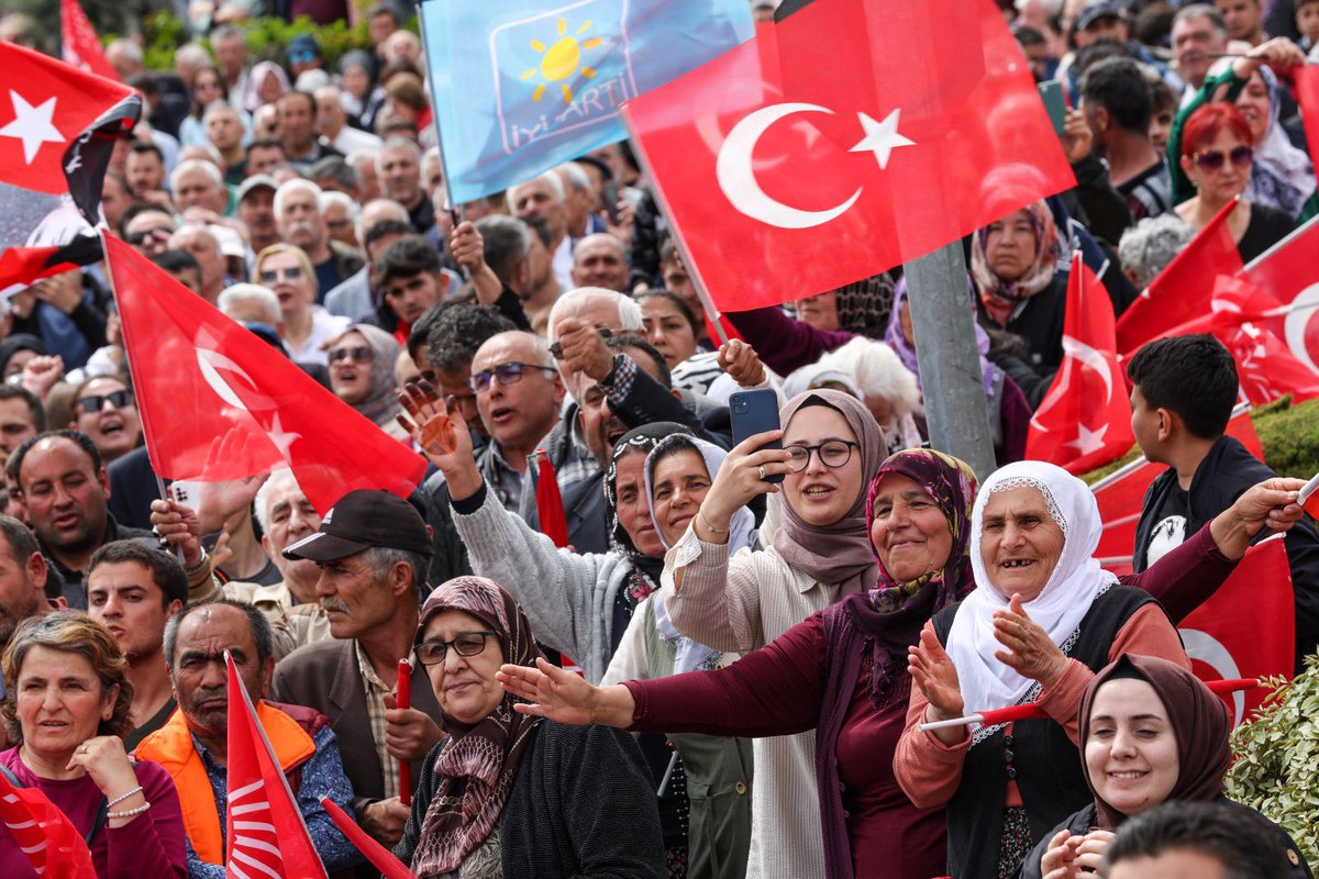 AvEmreAlakus's tweet photo. Halkın iktidarına az kaldı. #niğde #CHP https://t.co/yKztanjvbS