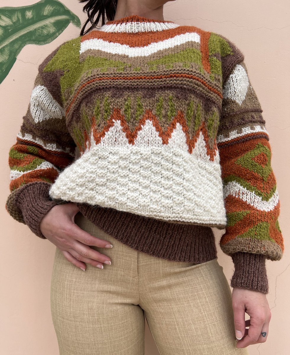 Sacos de alpaca tejidos a mano por artesanas ecuatorianas. Sacos llenos de vida y encanto.    

**La nueva colección de prendas de alpaca está disponible para que este Día de la Madre regales con propósito :)