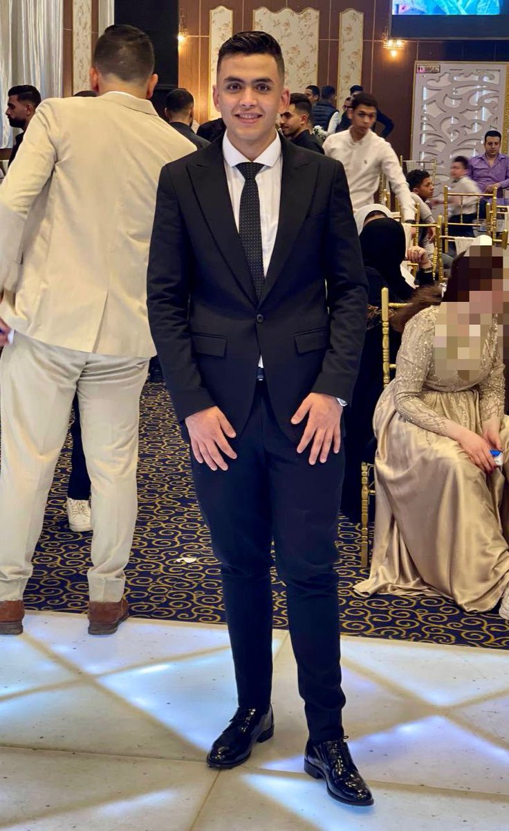 AhmedHayes16's tweet photo. Formal.. https://t.co/uAMYX3VxaH