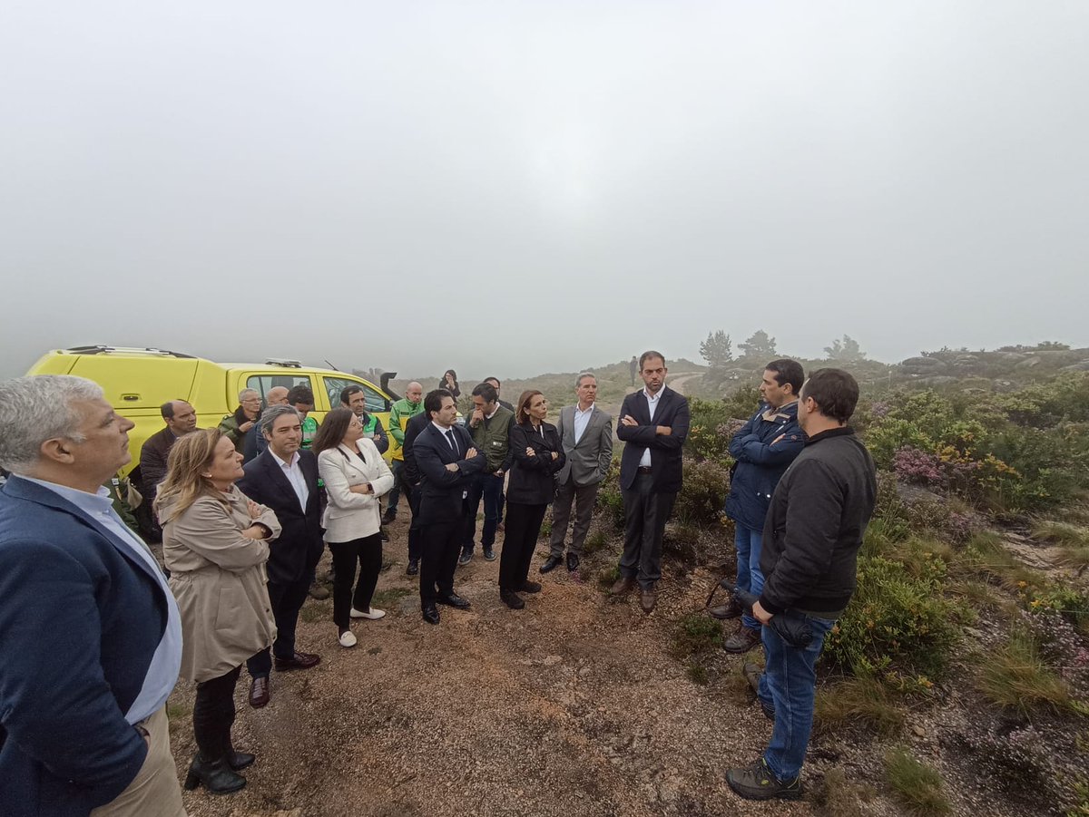 ambiente_pt's tweet photo. O #MAAC, Duarte Cordeiro, e o #SECNF, João Paulo Catarino, visitaram esta tarde o Parque Nacional da Peneda-Gerês com João Manuel Esteves, edil de Arcos de Valdevez e Presidente da Comissão de Cogestão do parque, e o Presidente da Câmara de Terras de Bouro, Manuel Tibo. https://t.co/GpmjlEZUWk