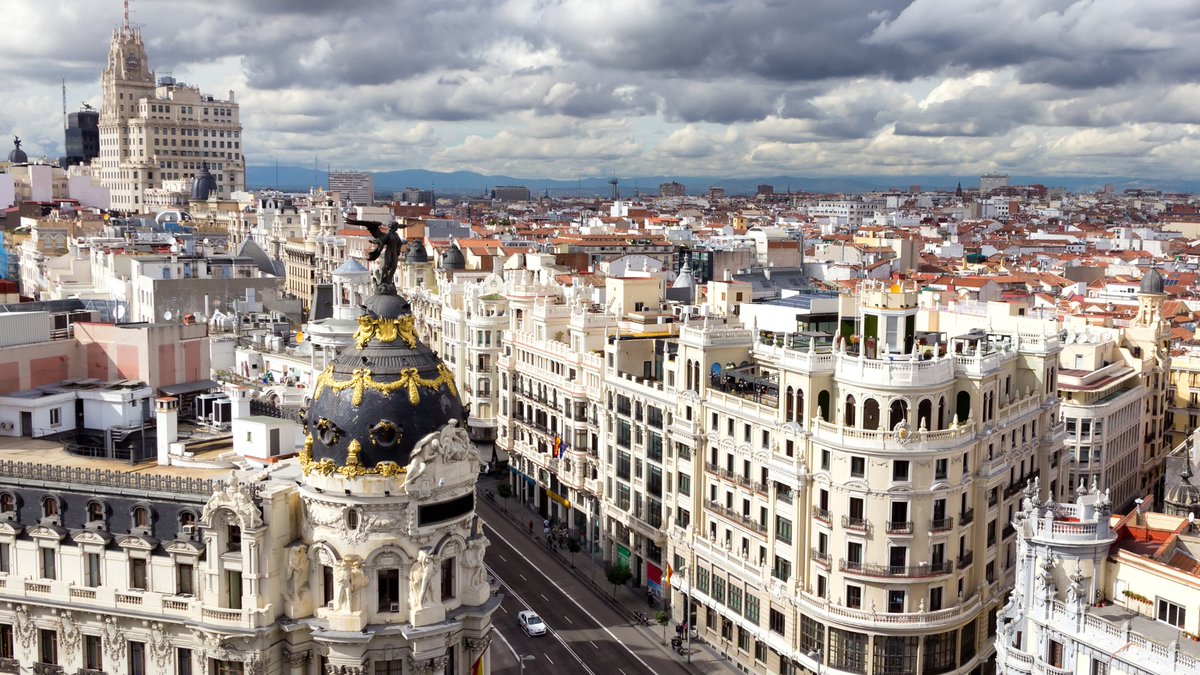 dailytourguide's tweet photo. Madrid is Spain's capital and one of the most popular cities in Spain for travelers. 

Visit: https://t.co/GNiMeTqtNp

#Travel #tourism #traveling #Spain #Madrid #exploreworld #traveltips #travelbloging https://t.co/MeTXoPicCD
