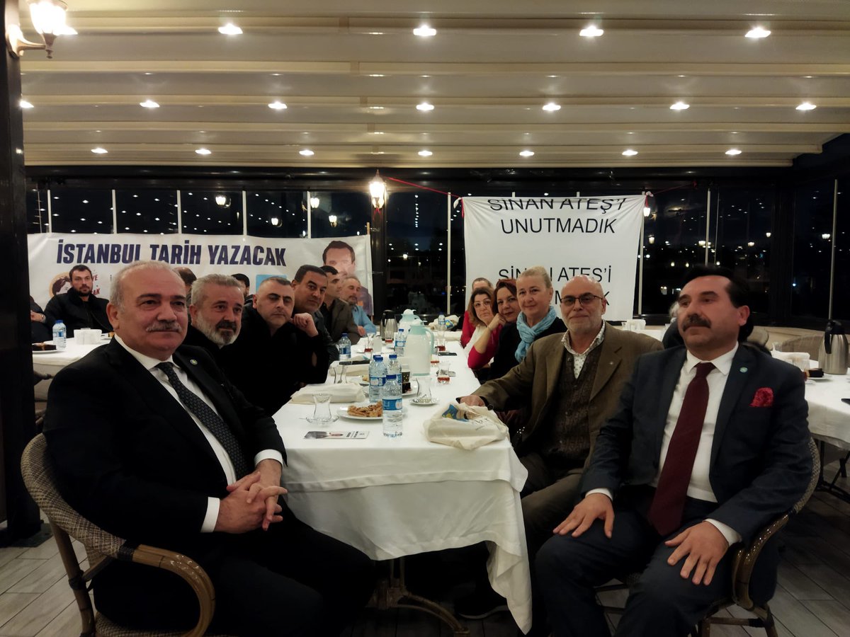 IyiBolge3's tweet photo. 🇹🇷🇹🇷İYİ ve Cesur Gönüllüler 🇹🇷🇹🇷
3 Bölge Milletvekili adayları, Metin Bozkurt ile ŞükrüKuleyin ile seçim çalışması için bir araya geldik. # azkaldıMeralAkşener 🇹🇷🇹🇷🇹🇷🇹🇷🇹🇷🇹🇷🇹🇷 https://t.co/LZVhr6NMR4
