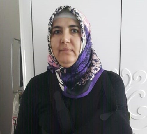 Hastalr_Tutuklu's tweet photo. Felçli ve %89 engelli Şerife Sulukan'ın oğlu:

"Annem çok bunalmış ve ümidi kalmamış durumda. Koğuşta yalnız, yanında hiçkimse yok ve epilepsi nöbeti geçirse görevliye kim haber verecek? Annem risk altında. SESİMİZİ DUYURUN!" @adalet_bakanlik

#ZamGeldi
#DemokrasiyeOnKala https://t.co/LtgYR5MYXL