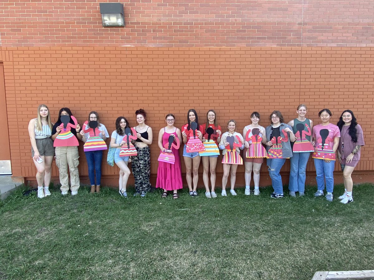 edwith_y's tweet photo. #reddressday window art by my Indigenous studies class! #MMIW #MMIWG #MMIWG2S @WmEHay @clearviewpublic https://t.co/Zjky6hOdmx