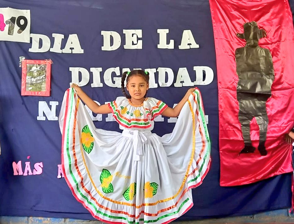 MinedGranada's tweet photo. 🇳🇮 Comunidad Educativa del departamento de #Granada celebra el día de la Dignidad Nacional con actividades culturales y deportivas.

#MayoVivaSandino #Nicaragua https://t.co/iz9cmCjDkN