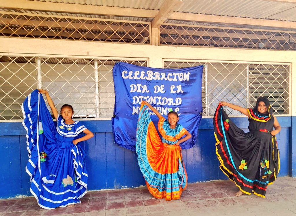 MinedGranada's tweet photo. 🇳🇮 Comunidad Educativa del departamento de #Granada celebra el día de la Dignidad Nacional con actividades culturales y deportivas.

#MayoVivaSandino #Nicaragua https://t.co/iz9cmCjDkN