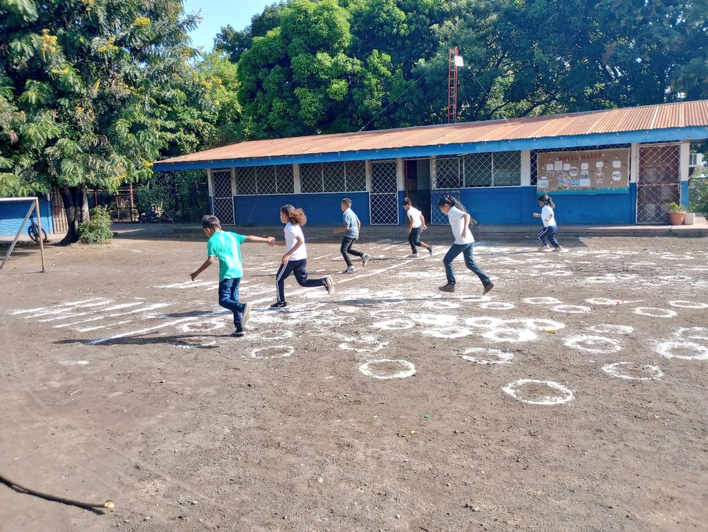 MinedGranada's tweet photo. 🇳🇮 Comunidad Educativa del departamento de #Granada celebra el día de la Dignidad Nacional con actividades culturales y deportivas.

#MayoVivaSandino #Nicaragua https://t.co/iz9cmCjDkN