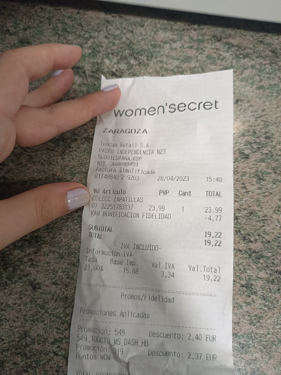 adelinafigler's tweet photo. @womensecret compre las sandalias la semana pasada, las he llevado 3 veces contadas y ya se han roto. Una vergüenza https://t.co/KfRhDcoEcq