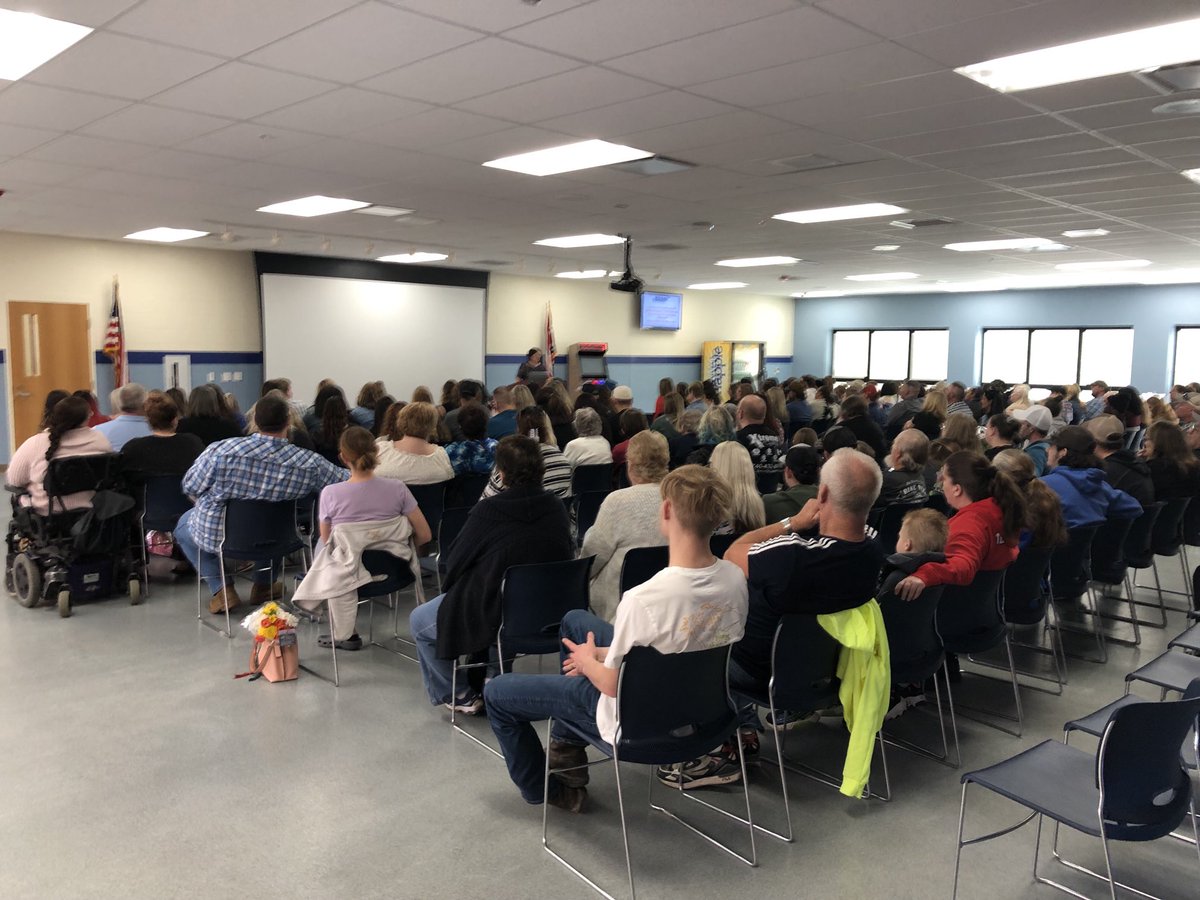 MECTC_Buffalo's tweet image. Full house of family members coming to support our Dental and Multi-Skilled students at their pinning ceremony. Congratulations to both senior labs on completing these programs. #Dental #MSHT #MECTC