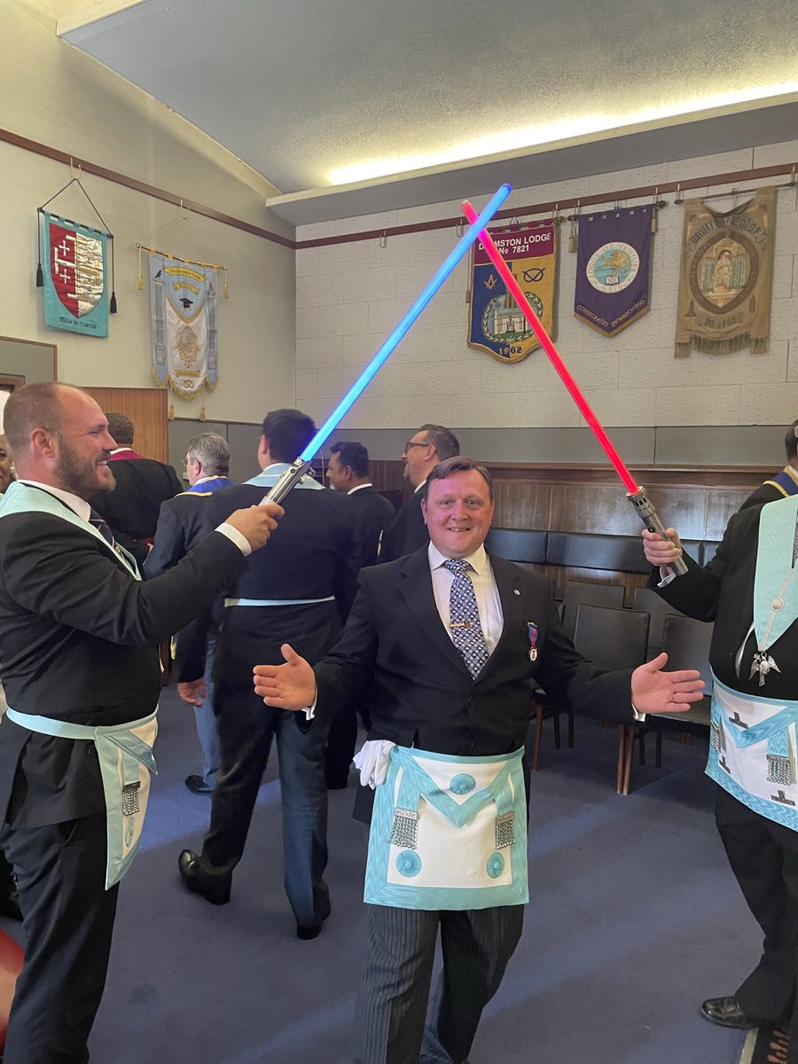 Happy StarWars Day!!!
Thought the pic of me at the sci-fi and Fantasy Lodge No 10016 was ideal for today😃
Shows Freemasonry really is out of this world!! 😜
<a href="/derwentlodge884/">Derwent Lodge 884</a> 
<a href="/DerbysFreemason/">Derbyshire Freemasons</a> 
<a href="/UGLE_GrandLodge/">United Grand Lodge of England</a> 
#StarWarsDay
