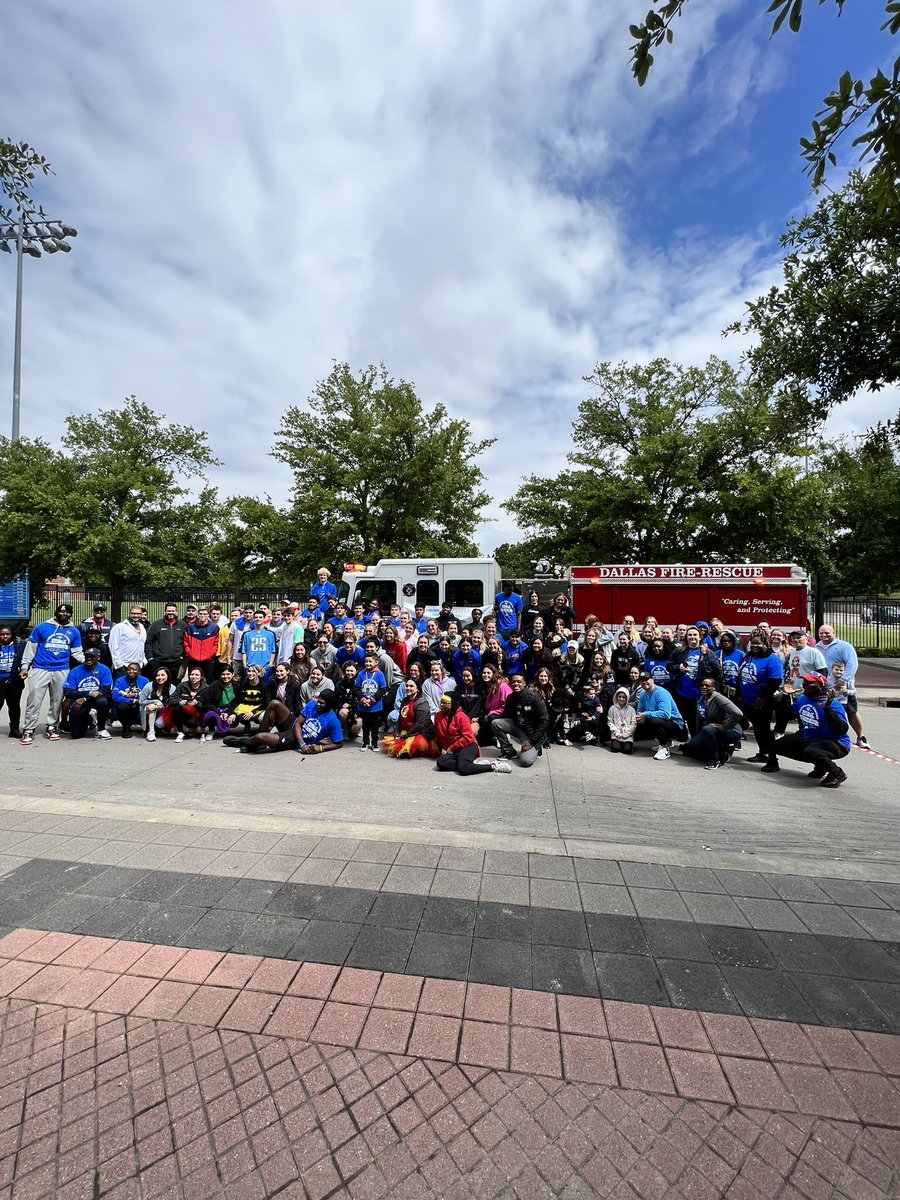 SMUSoccerW's tweet photo. Fire Truck Pull for @curingkidscancer was a huge success! #MustangsForACure #curingkidscancer #PonyUpDallas https://t.co/fO4bLkyIZU