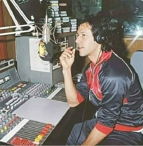 BehindImranKhan's tweet photo. کون کون عمران خان کے ساتھ ہے🏏 #yamnazaidi #BushraBibi #ImranKhan #droped #PAKvsNZ #Nawaz #BabarAzam𓃵 https://t.co/1CsFFWrQpL