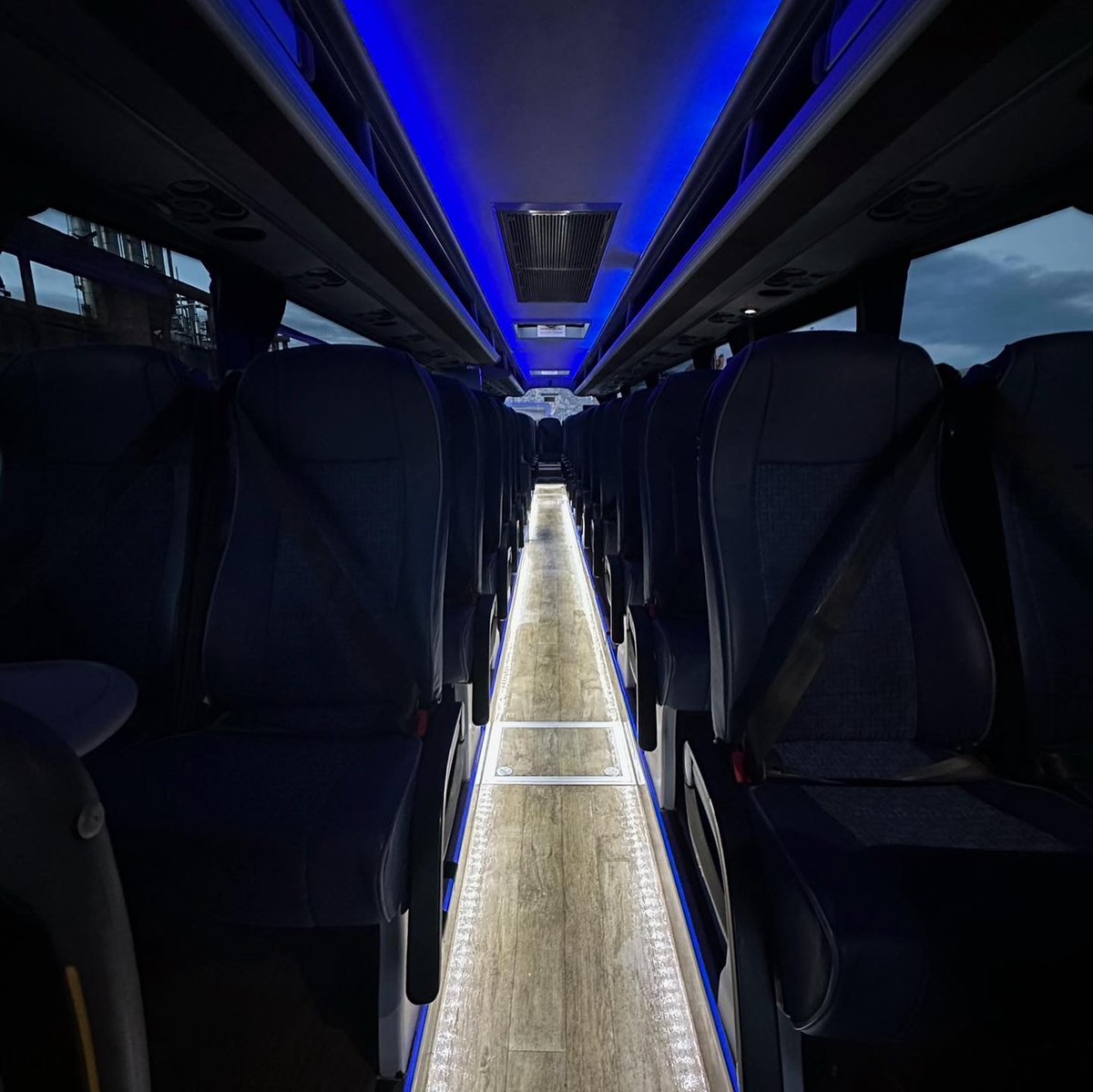 TheBigCoachCo's tweet photo. Another one of our Executive coaches 

#coachcompany #coach #liverpool #liverpoolcity #transport #travel https://t.co/mcmS3GElR9