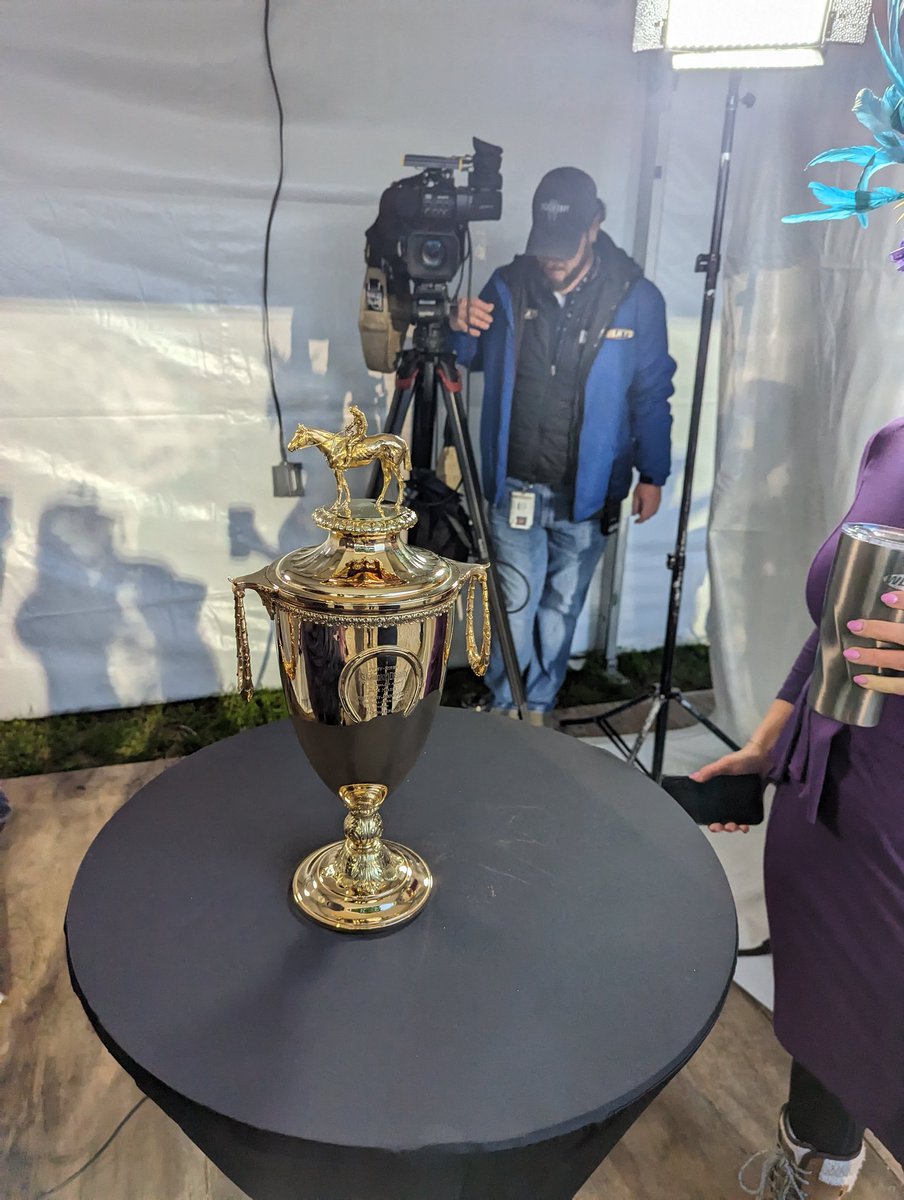 The trophy from Derby 1925