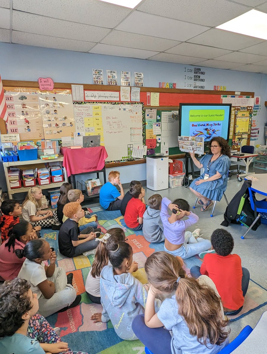 Thank you to <a href="/TNap12/">Tonianne K. Napolitano Ed.D.</a> for stopping in to read to my 2nd graders during Reading Week! We are building a stronger community. 🌟💚📖