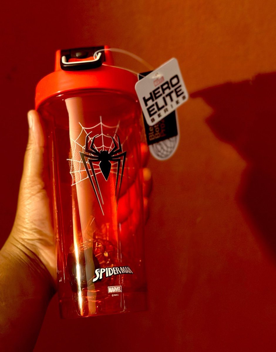 DreadsAndAries's tweet image. Got a package today on star wars day!❤️💙 #AmazonPurchase #May4thBeWithYou