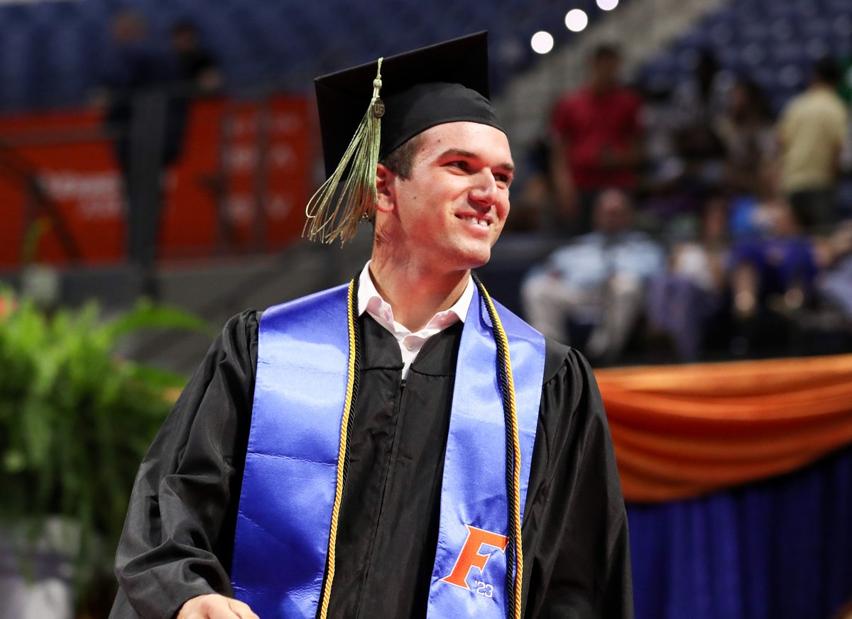 GatorsGolf's tweet photo. Officially a #UFGrad 🎓

Congrats Gio!🐊 https://t.co/NYxJHt2Vwn