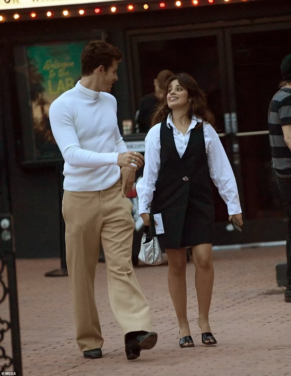 Shawn Mendes Updates tweet media