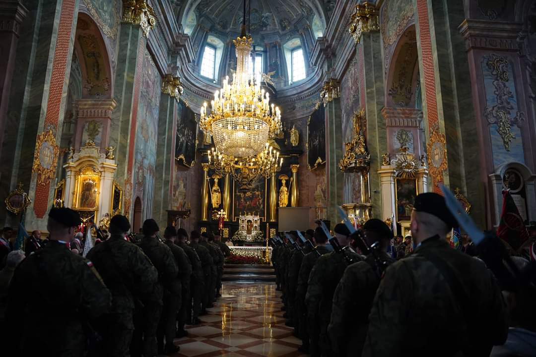 Генеральний штаб ЗСУ on Twitter "🇵🇱 🇺🇦 The Armed Forces of Ukraine congratulate colleagues