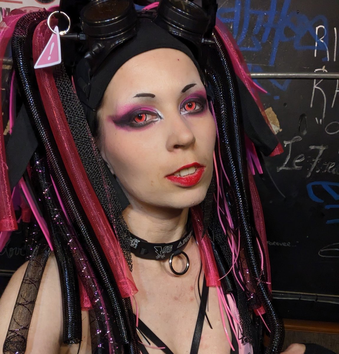 SitriSophia's tweet photo. Sometimes I just go "nah, no false eyelashes tonight, I have just the right amount of plastic attached to my head already." 

Cyberlox: @CyberloxShop 
Collar: @ctctyo_H https://t.co/5sLFXrIupV