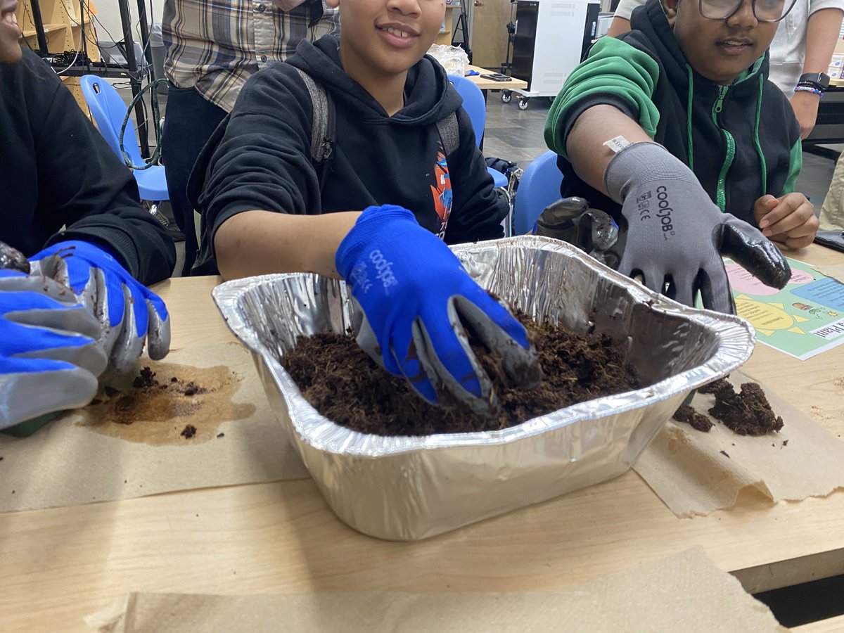 Last week at Central Park Middle School, we learned how to care for a plant and planted seeds with the Engineers for a Sustainable World! #STEPNY #apacsorg