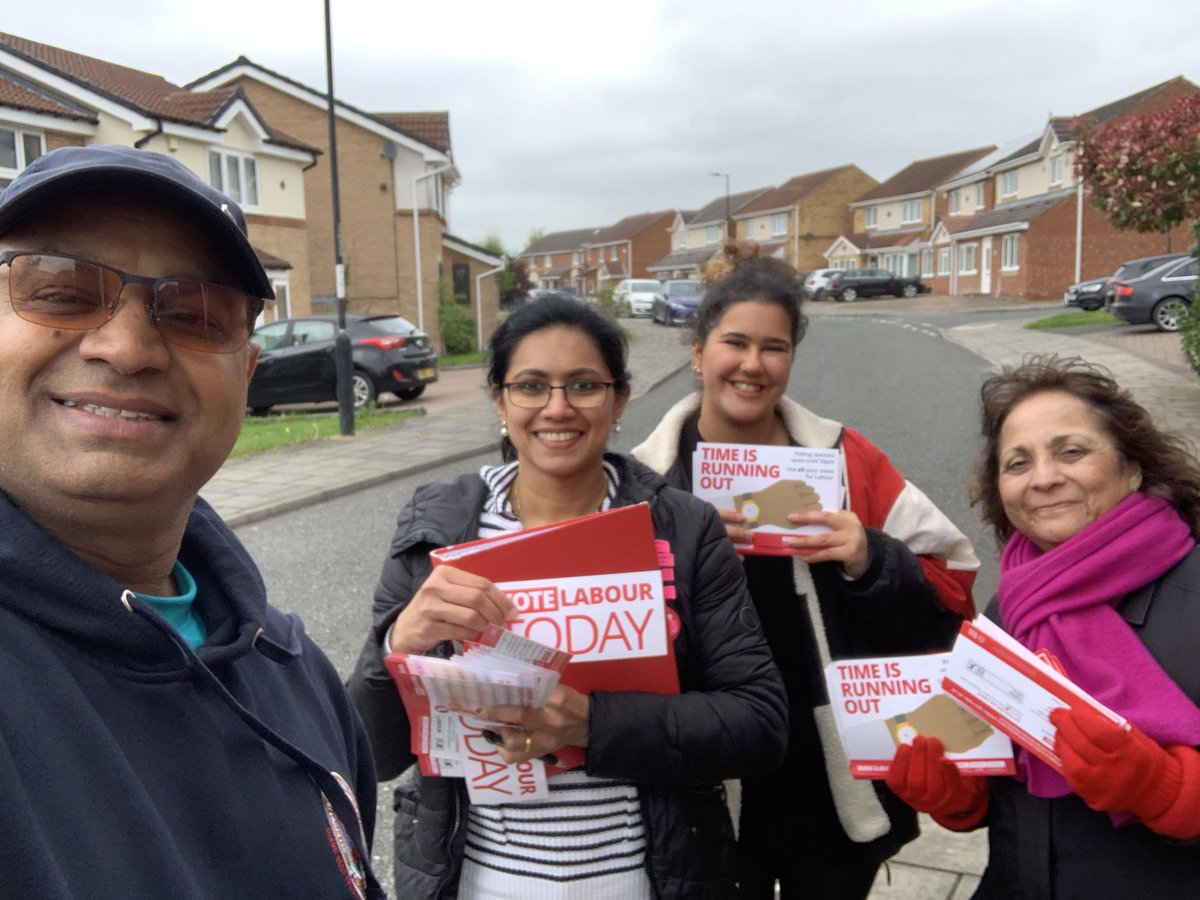 NewcastleCenCLP's tweet photo. Long day of campaigning across Newcastle! Remember polls close  at 10pm and being photo ID! https://t.co/zBifNCmAj5
