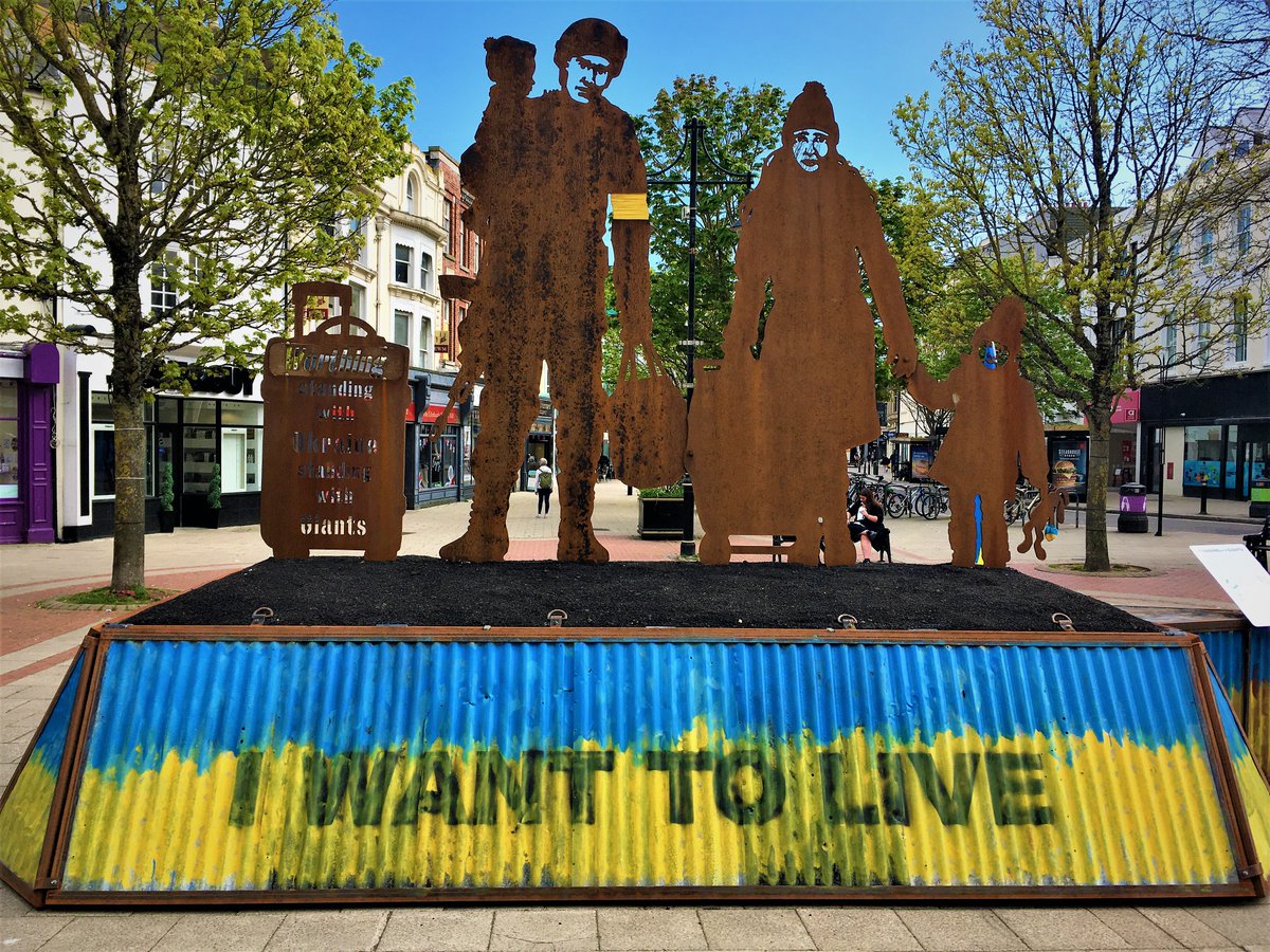 SussexGlobe's tweet photo. Ukrainian refugees get the civic seal of approval in Worthing town centre, with metal statue https://t.co/q7qiLPCqhD