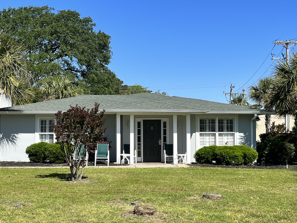 SandbarMB's tweet photo. We need your help! We will be renaming our cottages and need your input! Please reply in the comment line with your suggestion and make sure you hash tag #thesandbarhotelbywyndham. Whoever wins recieves a 2 stay stay on us! 
#thesandbarhotelbywyndham #wyndham #myrtlebeach https://t.co/jaDiQ51Pu0