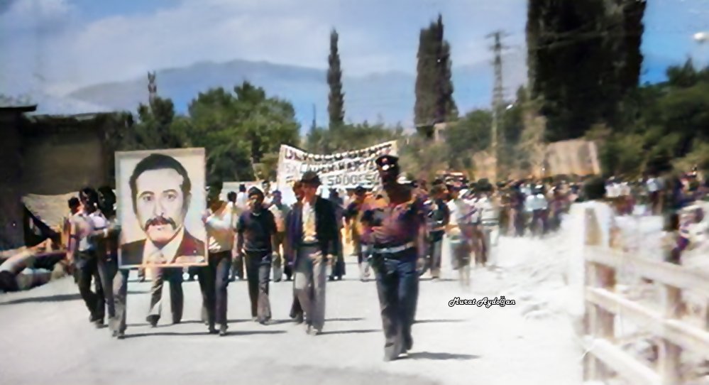 Ülkücü Şehidimiz 'İskender KARYAĞDI'nın Niğde Bor'da düzenlenen cenaze töreni

Temmuz 1979
