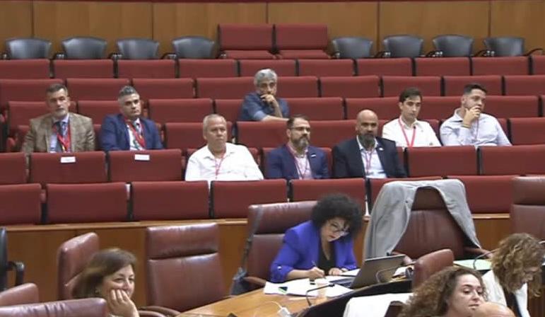 Sup_Policia's tweet photo. Finaliza el #CongresoFederal de @supandalucia con un broche de oro⤵️
🤝Agradecemos al @ppandaluz que haya presentado la #ProposiciónNoDeLey en el @ParlamentoAnd para conseguir la declaración del #CampoDeGibraltar como #ZonaEspecialSingularidad para mejorar la #Seguridad en #Cádiz https://t.co/ewxEz8ZLa0