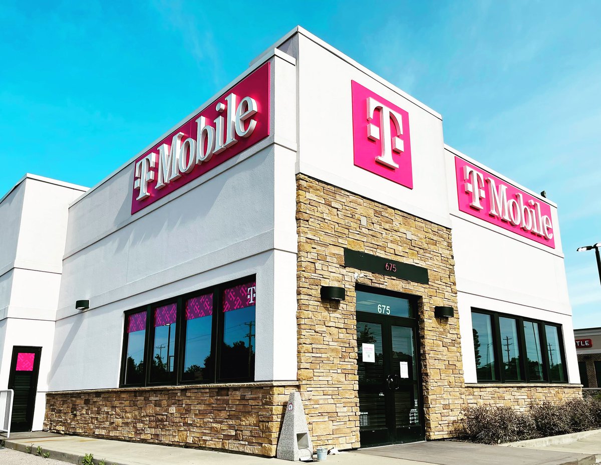 BRAD no pitt (@tmo_bbattiste) on Twitter photo Please join me in celebrating my promotion as a Retail Store Manager at this beautiful store in Cordova, Tennessee. Please join me in celebrating my promotion as a Retail Store Manager at this beautiful store in Cordova, Tennessee.