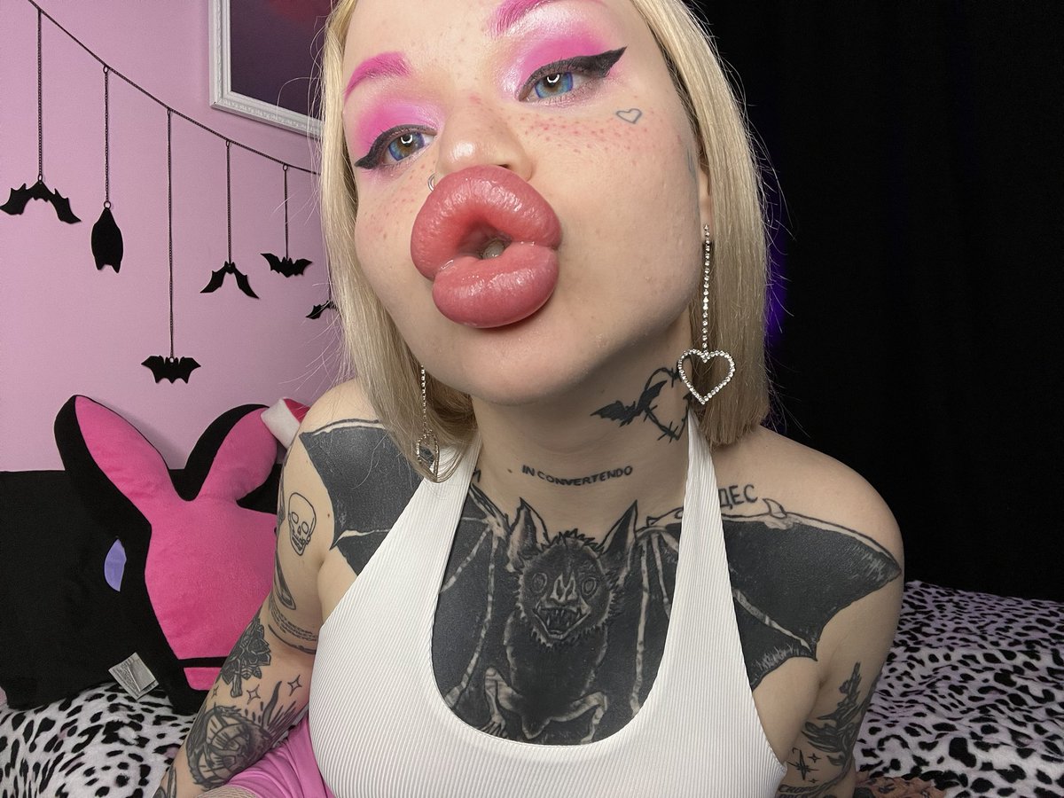 Nasty Bimbo 👁👄👁Top 1.2% Onlyfans on Twitter: "Lol today i was bullied on the street, some