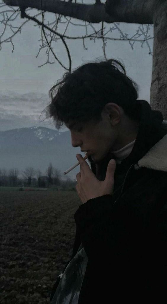 inmaarv's tweet photo. —Te mereces que te traten bien, Leah. Cada puto segundo del día. Mereces que te hagan reír y te escuchen cuando tienes un problema. Me da igual si la otra persona ha tenido una semana de mierda. Tú no eres el saco de boxeo de nadie. Mereces que te respeten.

#ElArteDeSerNosotros https://t.co/H5niplN1bb