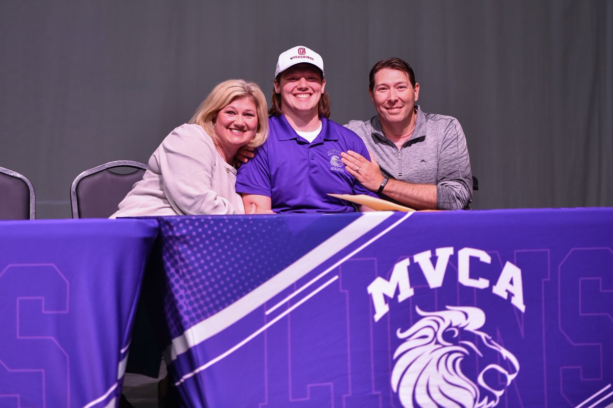 MVCA Senior-Athlete College Signing Day 2023:
Leo Bonenfant- ⚾️ at Southeastern
Sarah Brennecke- 🏐 at Mount St. Joseph
Landon Cornwall- ⚽️ at Cedarville 
Ethan Geiger- 🏈 at Grove City 
Elijah Snow- 🏈 at Grove City 
Elijah Walters- 🏈 at Muskingum 
1/2