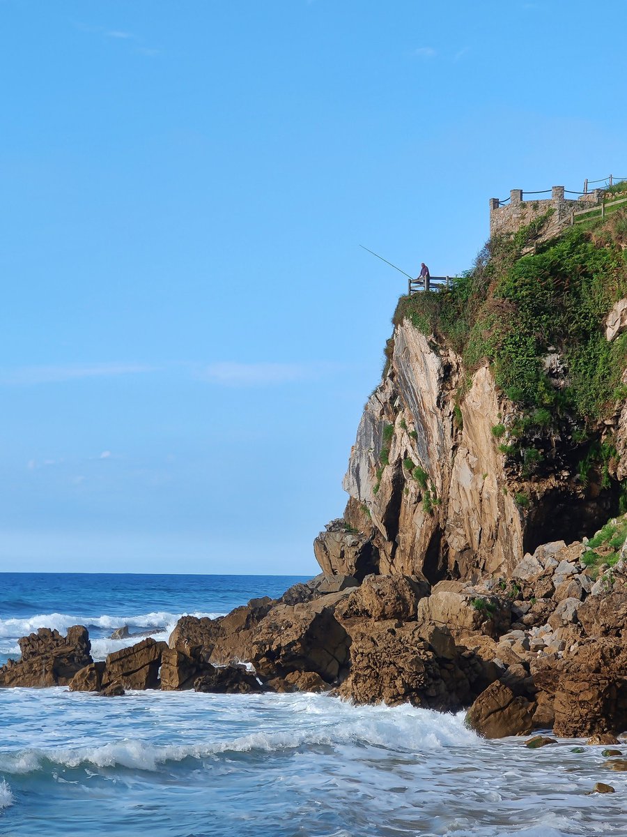 yo_mismo1's tweet image. Day 4 #ShotOnSnapdragon Photography Challenge #NationalPhotoMonth

Deep sea fishing 😜
Match a rule of thirds intersection to the point of interest 😉

Shot on @oneplus

#OnePlus8Pro #ShotOnOnePlus #NeverSettle

#ShotOnSnapdragon
#Snapdragon #SnapdragonInsiders
@Snapdragon