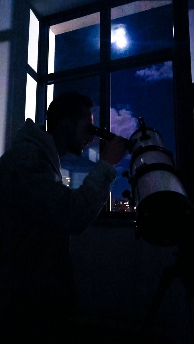 opticaspierau's tweet photo. 🌜As we continue our exploration of the #scientificworld, we mustn't overlook one of its most essential elements.
Sometimes you just need to take a moment, grab the telescope and direct your gaze to the the #moon to find yourself mesmerized by its majestic beauty. 🔭🌃 https://t.co/jTkAuOqIoj