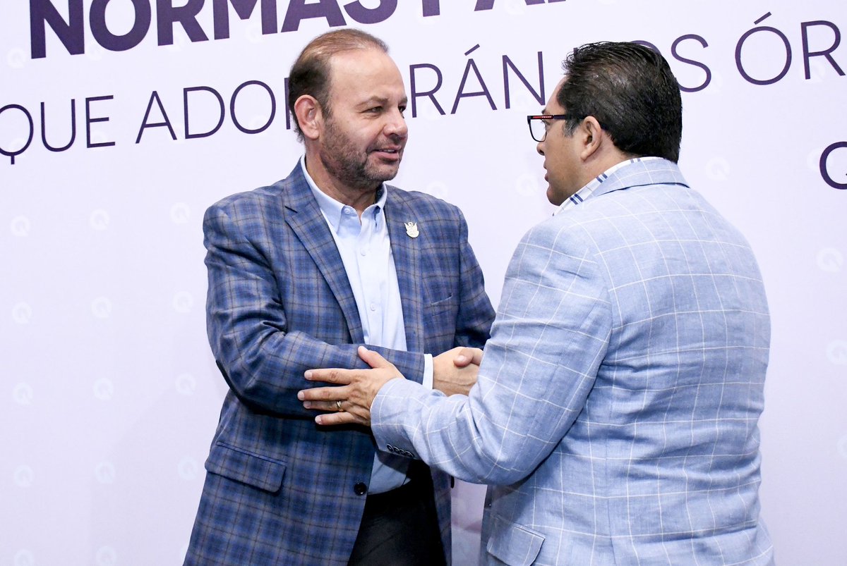 rogeliovegavm's tweet photo. Hoy se presentaron las normas para la prevención y evaluación de los Órganos Internos de Control del Gobierno del Estado de Querétaro. ¡CONTIGO, la honestidad será sello de esta administración! https://t.co/qR2akhecog