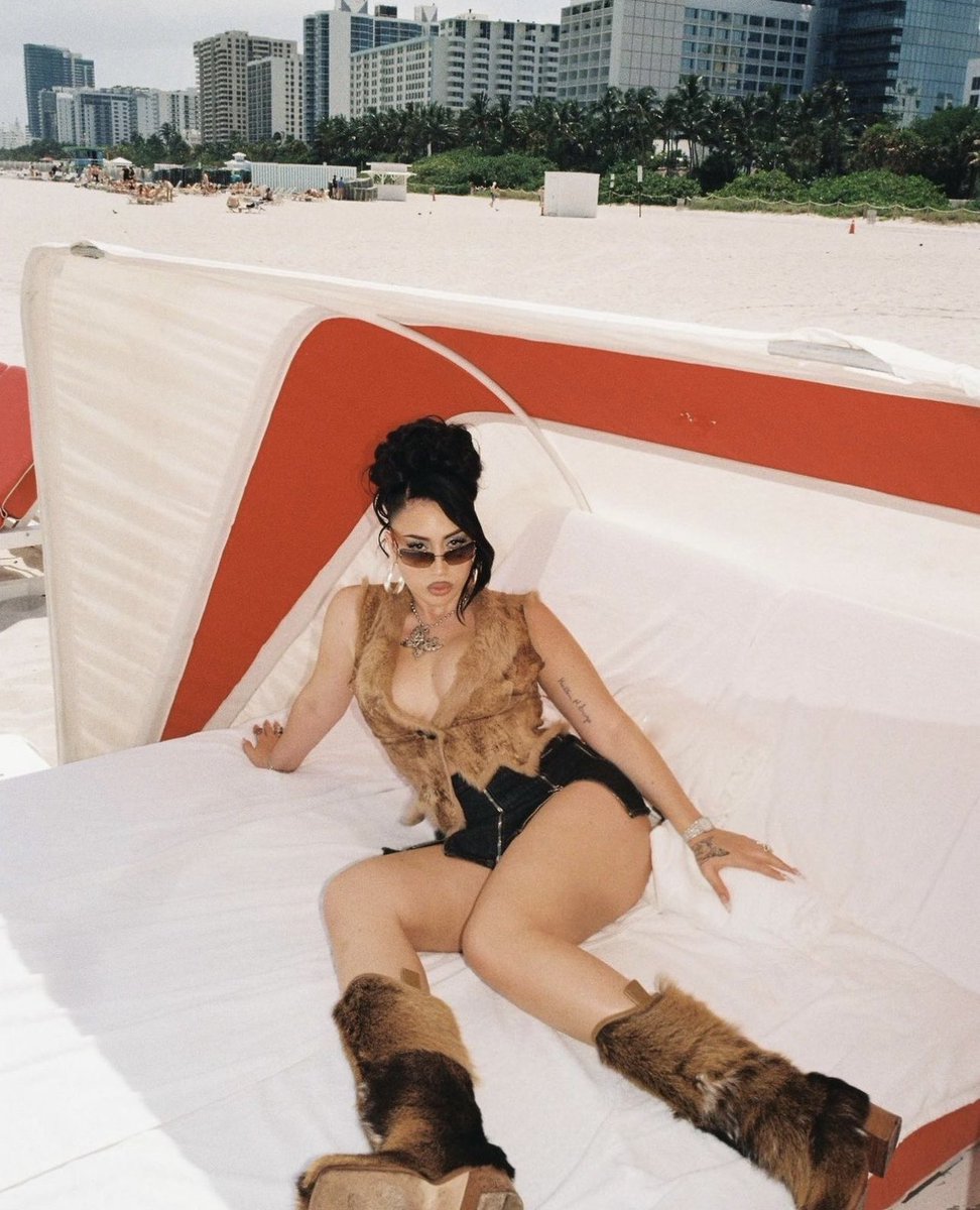 LaUnicaUpdates's tweet photo. kali uchis photographed by karl darcy https://t.co/MB24gY3N5l