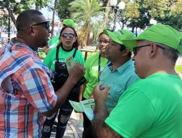 Hoy 4 de Mayo. La democracia cristiana en las calles de Barinas. Roberto Enriquez a las primarias, su propuesta basada en la recuperación económica del país, en la activación del aparato productivo, en el respeto a la gente y sobre todo en los valores humanos.