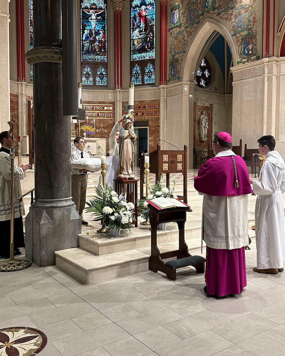 SyrDiocese's tweet photo. A blessed afternoon at the May Crowning! Thank you to our Catholic School students who proclaimed! https://t.co/xV5pW8q1Oh