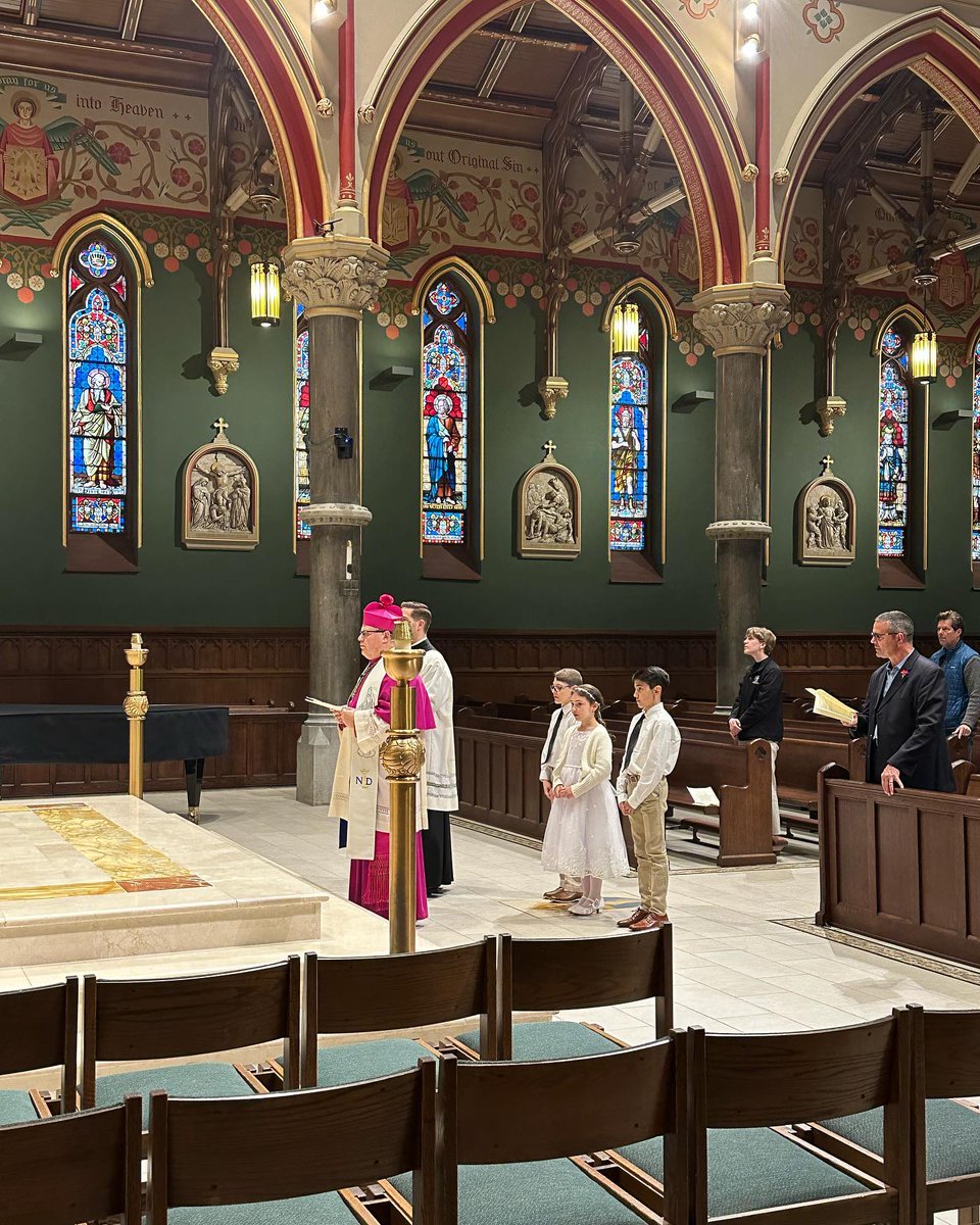 SyrDiocese's tweet photo. A blessed afternoon at the May Crowning! Thank you to our Catholic School students who proclaimed! https://t.co/xV5pW8q1Oh