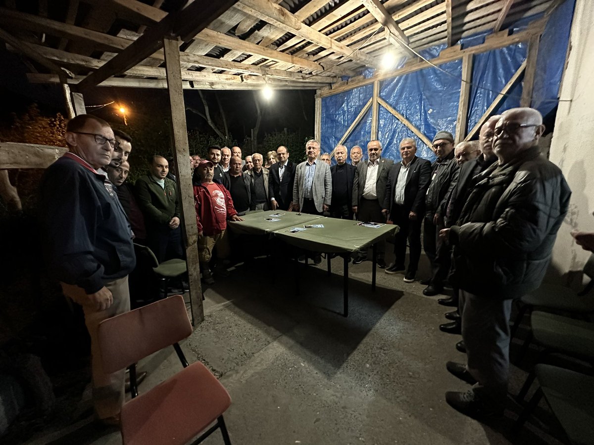 Köy ziyaretleri kapsamında 📍Yukarıgöynük Köyü’nde değerli vatandaşlarımızla buluştuk. 

İstişarelerde bulunarak dertlerini dinledik. Çözümlerimiz hazır. Artık #degisimsart