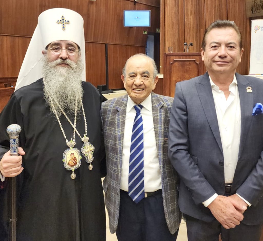 Estuvimos presentes en el acto de entrega de la “Ley de libertad e igualdad religiosa” a la Asamblea Nacional del Ecuador. 🇪🇨 

Fue un acto que me llenó de esperanza, al igual que a todos los representantes religiosos del país.
#paz #ecuador
#pabloponce #union