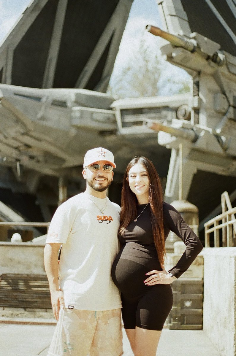 izzyzuniga_'s tweet photo. May the fourth be with you happy Star Wars day !  #Grogu https://t.co/d5C7144QfU