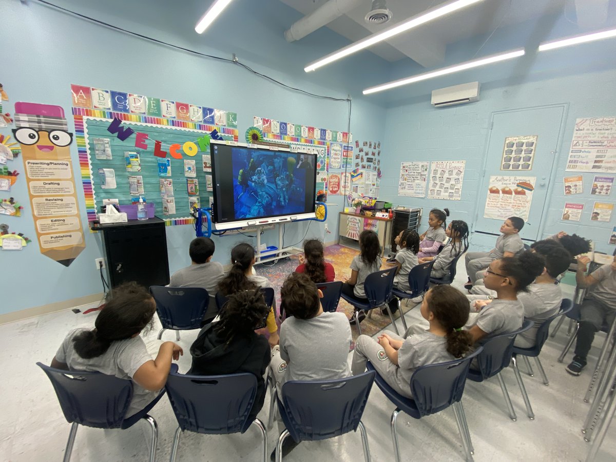 tweetMCSCS's tweet photo. Our 3rd graders had the privilege of meeting the N.A.S.A Goddard Visitor Center. Students discovered ways scientists, engineers, and astronauts have developed to help humans live in space. #NASA #learningisfun #spaceiscool #STEM #mcscs https://t.co/KL2ifLxoFj